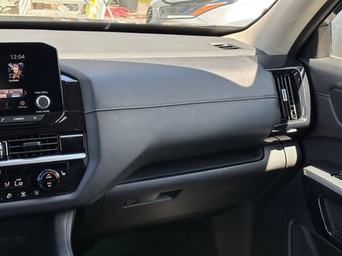 Used 2025 Nissan Pathfinder SV AWD/4WD image 38