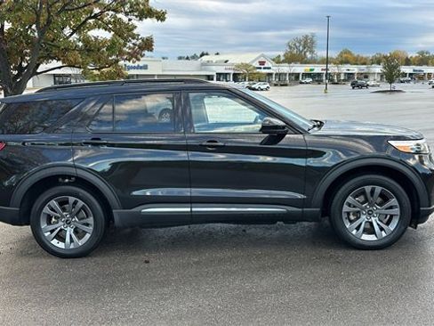 Used 2024 Ford Explorer XLT w/ Equipment Group 202A image 28