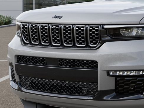 New 2025 Jeep Grand Cherokee L Summit w/ Obsidian Package image 31