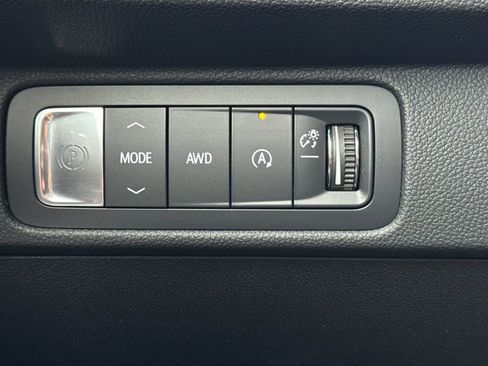 Used 2025 Chevrolet Traverse Z71 AWD/4WD image 33