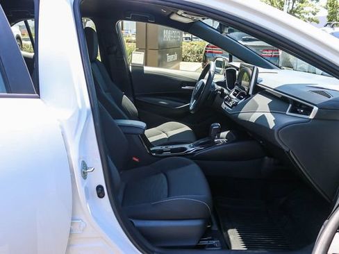 Used 2025 Toyota Corolla SE w/ SE Package FWD image 20