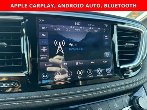 Used 2020 Chrysler Pacifica Limited w/ Advanced Safetytec Group FWD image 5