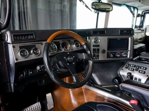 Used 2006 HUMMER H1 4-Door Wagon AWD/4WD image 10