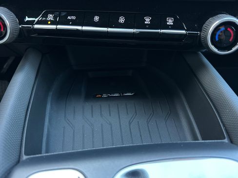 New 2025 Chevrolet Equinox EV RS image 28