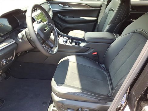 New 2026 Jeep Grand Cherokee L 4WD image 2