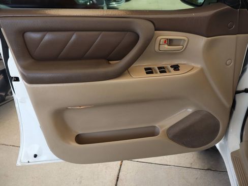 Used 2000 Toyota Land Cruiser image 28