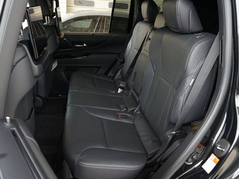 Used 2026 Lexus LX 600 4WD w/ Luxury Package image 24