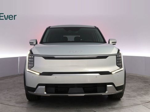 Used 2026 Kia EV9 Light RWD image 12