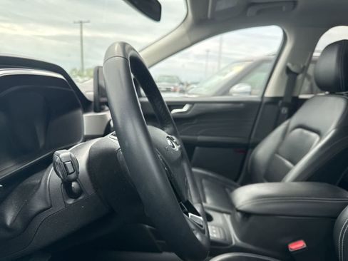 Used 2021 Ford Escape Titanium FWD image 33