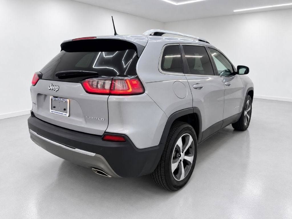 Used 2019 Jeep Cherokee Limited AWD/4WD image 3