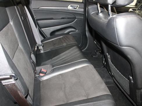 Used 2022 Jeep Grand Cherokee Laredo X RWD image 23