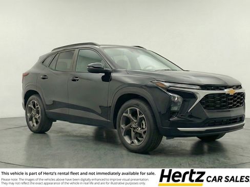 Used 2025 Chevrolet Trax LT image 1