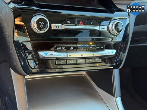 Used 2022 Ford Explorer Limited w/ Equipment Group 301A image 26