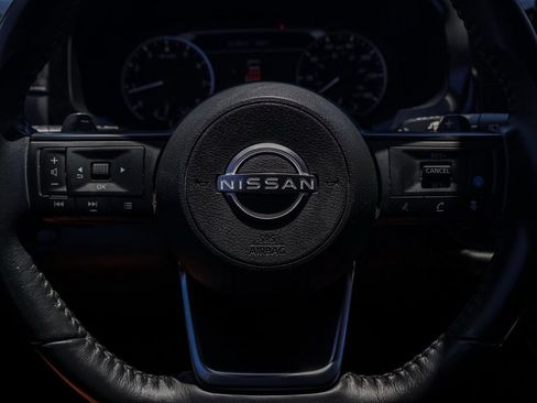 Used 2024 Nissan Pathfinder SV FWD image 25