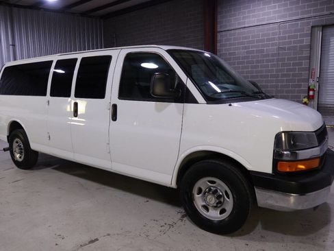 Used 2015 Chevrolet Express 3500 LT w/ LT Preferred Equipment Group image 6