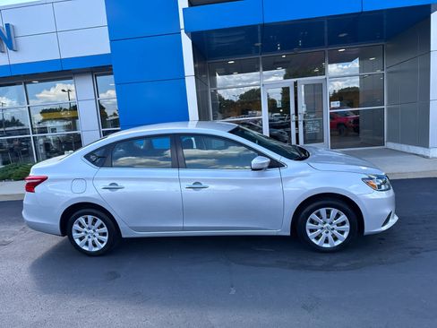 Used 2018 Nissan Sentra S FWD image 2
