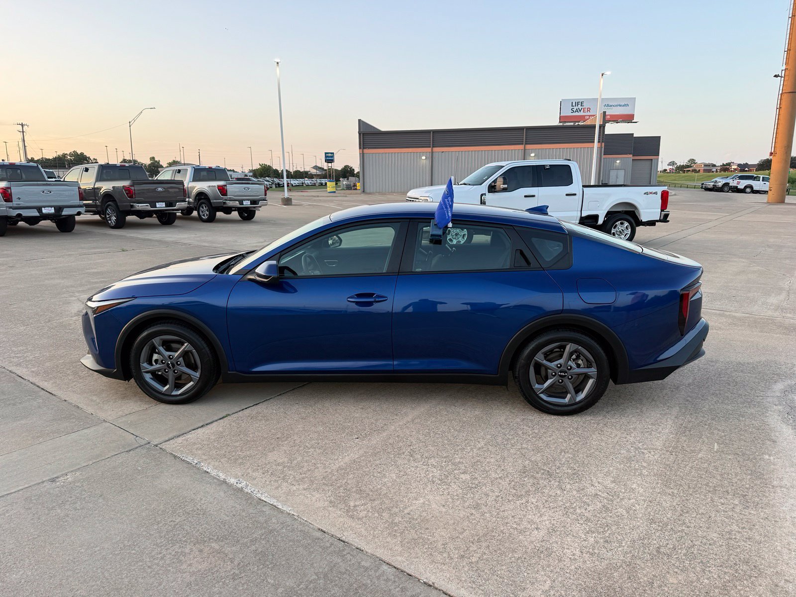 Used 2025 Kia K4 FWD image 8