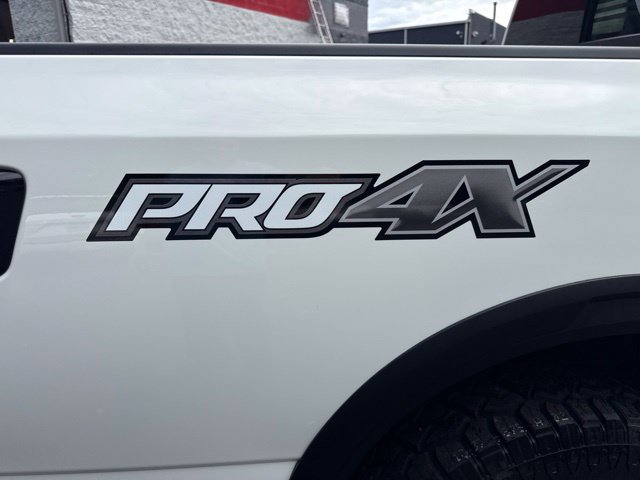 Used 2021 Nissan Titan PRO-4X w/ Pro-4x Convenience Package AWD/4WD image 11