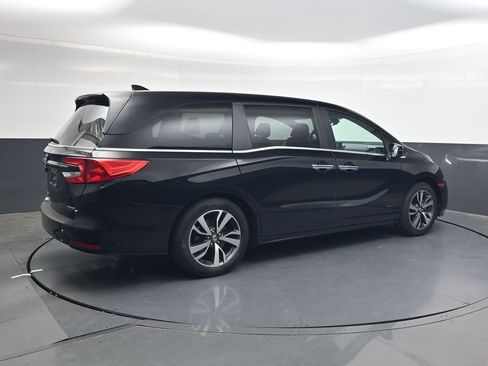 Used 2023 Honda Odyssey Touring image 4