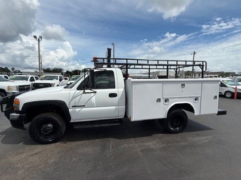 Used 2005 GMC Sierra 3500 W/T w/ Skid Plate Package image 10