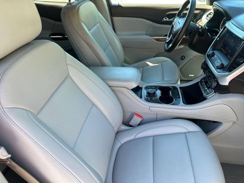 Used 2023 GMC Acadia SLT w/ Trailering Package AWD/4WD image 13