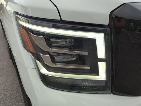 Certified 2023 Nissan Titan SV w/ SV Convenience Package image 13