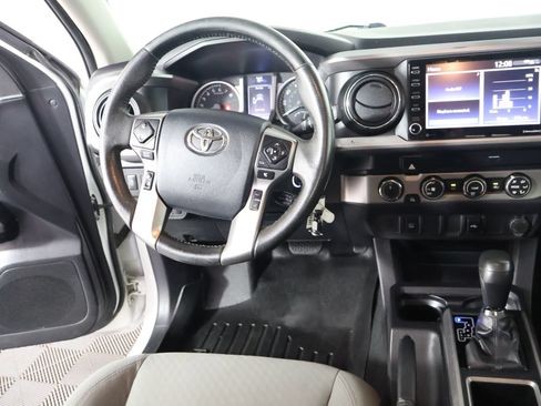 Used 2020 Toyota Tacoma SR5 AWD/4WD image 27