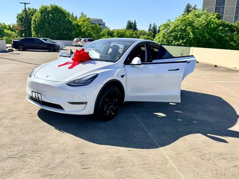 Used 2021 Tesla Model Y 2WD image 38