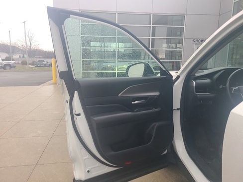 Used 2024 Toyota Grand Highlander XLE image 18