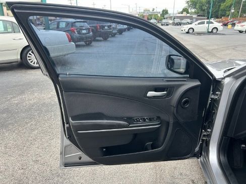 Used 2015 Dodge Charger SE w/ Popular Equipment Group RWD image 15