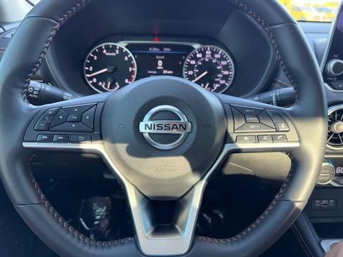 Used 2023 Nissan Sentra SR w/ SR Premium Package FWD image 11