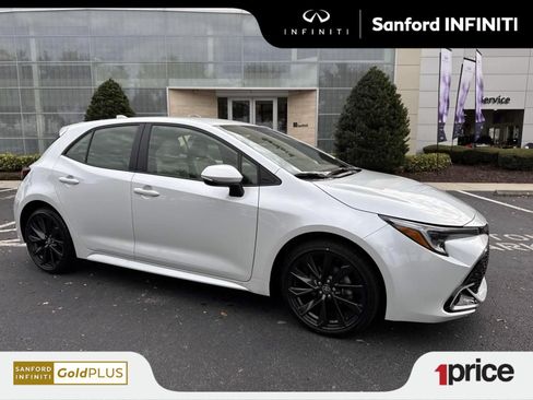 Used 2025 Toyota Corolla XSE image 1