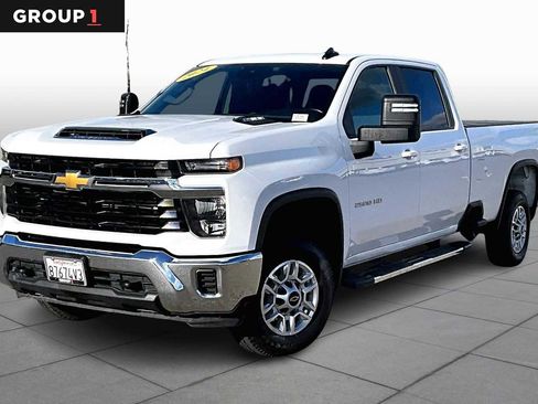 Used 2024 Chevrolet Silverado 2500 LT image 1