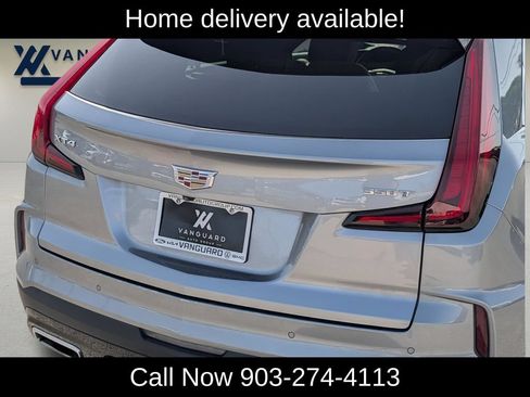 Used 2024 Cadillac XT4 Premium Luxury FWD image 9