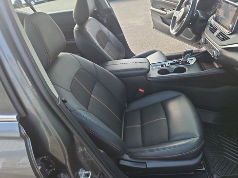 Used 2019 Nissan Altima 2.5 SR w/ SR Premium Package AWD/4WD image 16