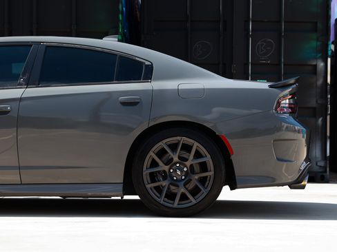 Used 2018 Dodge Charger R/T Scat Pack RWD image 26