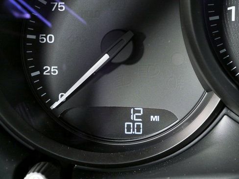 New 2026 Porsche Macan image 9