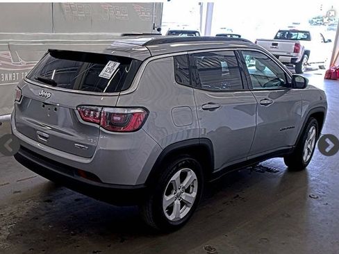Used 2020 Jeep Compass Latitude FWD image 6