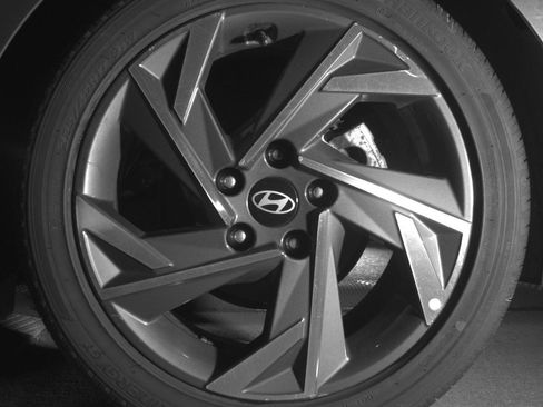 Used 2025 Hyundai Elantra Limited image 14