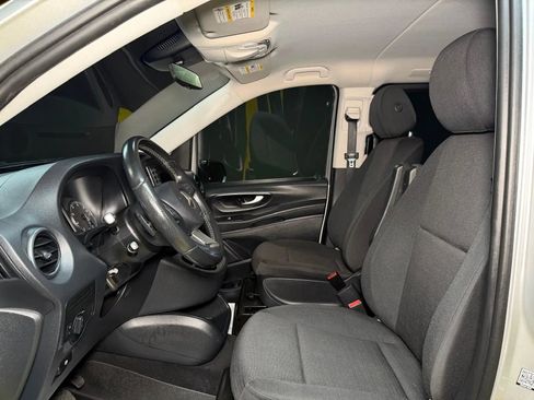 Used 2016 Mercedes-Benz Metris Passenger w/ Driver Efficiency Package image 14