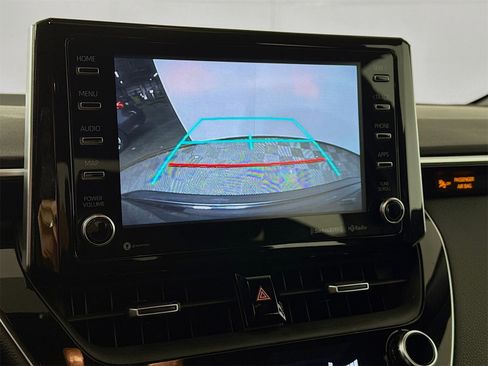 Used 2021 Toyota Corolla SE w/ SE Premium Package image 11