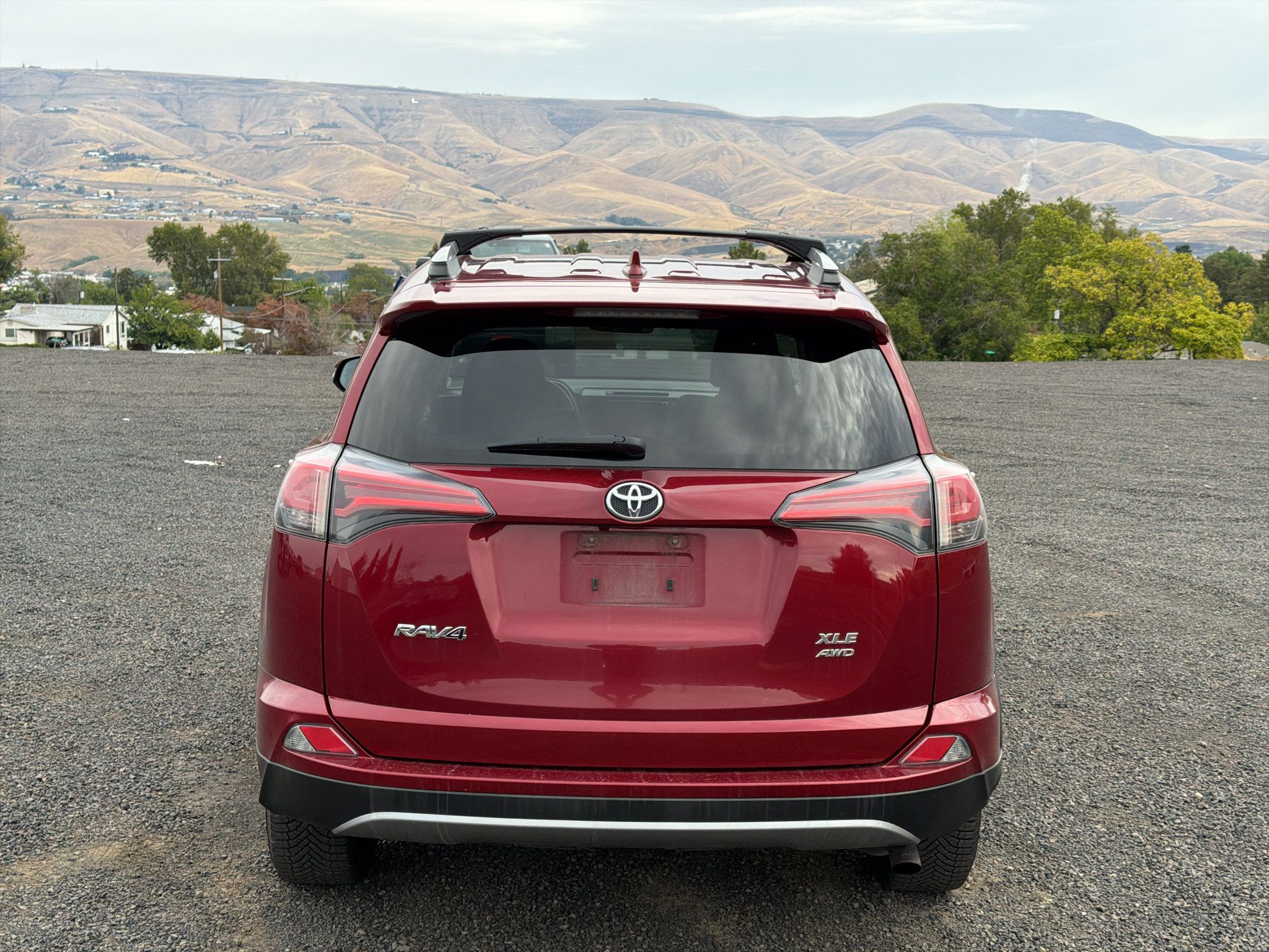 Certified 2018 Toyota RAV4 XLE AWD/4WD image 11