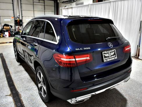 Used 2019 Mercedes-Benz GLC 300 4MATIC image 4