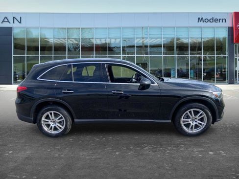 Used 2023 Mercedes-Benz GLC 300 4MATIC image 4