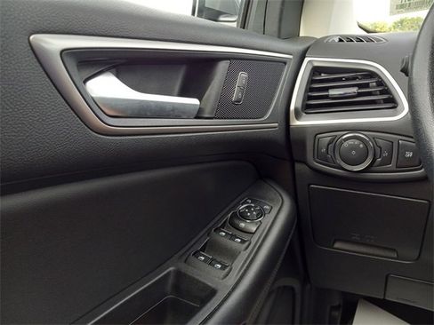 Used 2024 Ford Edge SEL image 24