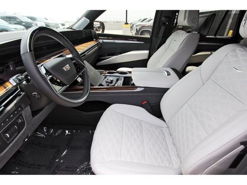 Certified 2026 Cadillac Escalade Platinum Sport w/ LPO, ONYX Package AWD/4WD image 6