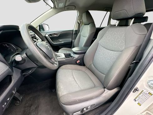 Used 2024 Toyota RAV4 XLE FWD image 19