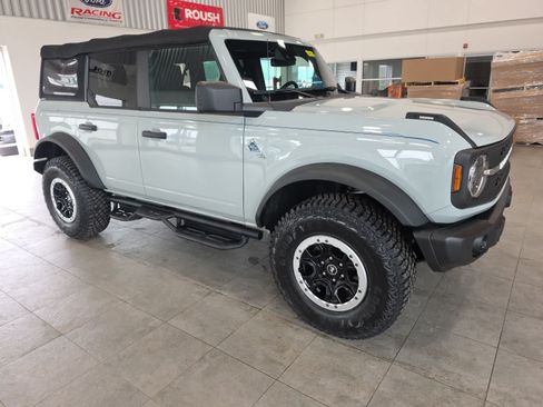 Certified 2022 Ford Bronco Black Diamond w/ Sasquatch Package AWD/4WD image 6