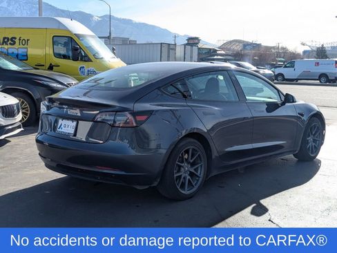 Used 2023 Tesla Model 3 Standard Range image 4