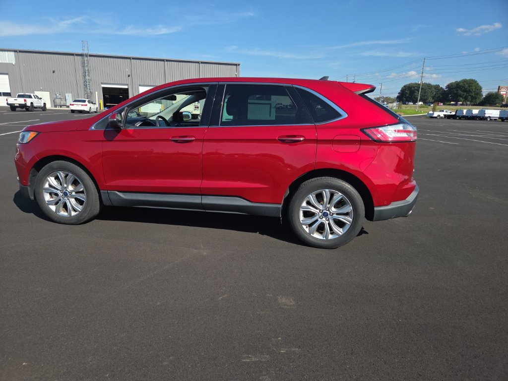 Used 2021 Ford Edge Titanium w/ Equipment Group 301A FWD image 10